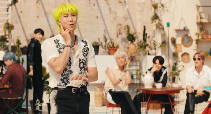 Tangkapan Layar MV BTS - Permission to Dance