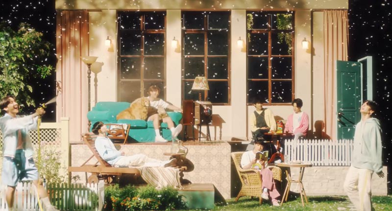 Tangkapan layar MV BTS - Stay Gold