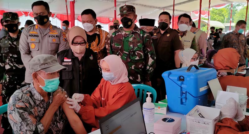 Kegiatan Vaksinasi Masal dalam Peringatan 111 Tahun pemerintahan Kabupaten Jombang