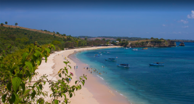 Pantai Pink, Objek Wisata Yang Sarat Dengan Keindahan