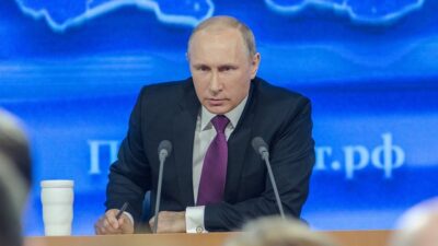 Putin meningkatkan ancaman terhadap Ukraina