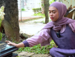 Ziarah Ke Makam Dijadikan Konten Oleh Ria Ricis, Netizen: Perlu Belajar Tata Cara Ziarah