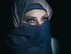 Larangan Hijab Memperdalam Garis Pembatas Hindu-Muslim di Negara Bagian India 